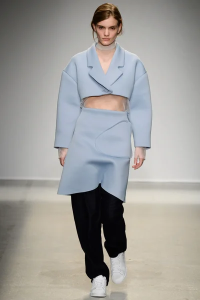 Look 10
